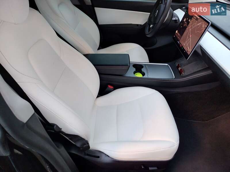 Внедорожник / Кроссовер Tesla Model Y 2021 в Киеве