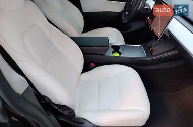 Позашляховик / Кросовер Tesla Model Y 2021 в 