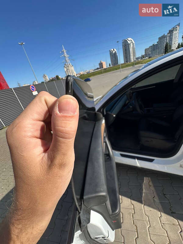 Внедорожник / Кроссовер Tesla Model Y 2023 в Киеве