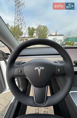 Позашляховик / Кросовер Tesla Model Y 2023 в 