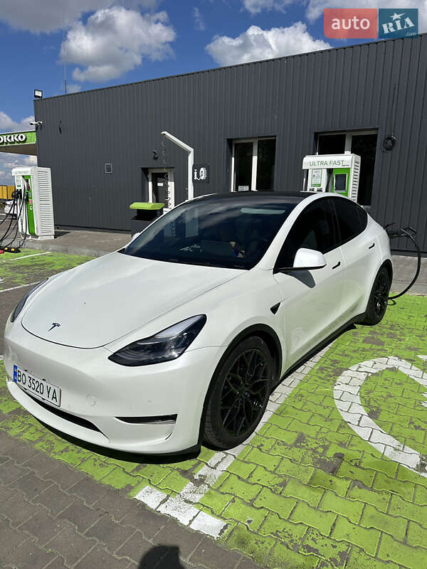 Tesla Model Y 2020