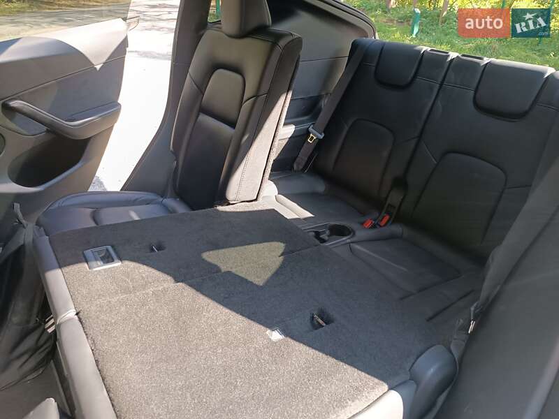 Внедорожник / Кроссовер Tesla Model Y 2021 в Киеве
