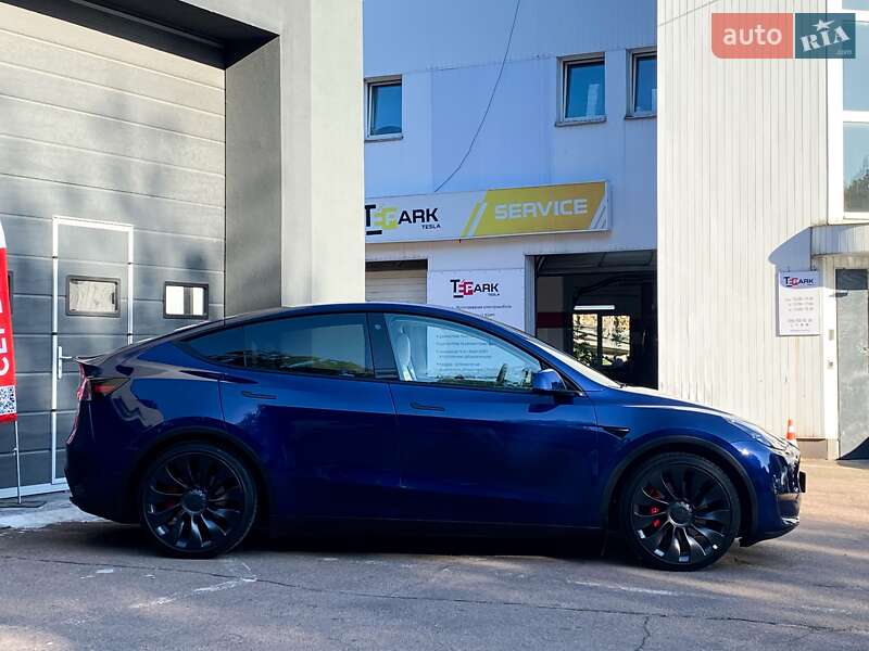 Внедорожник / Кроссовер Tesla Model Y 2022 в Киеве