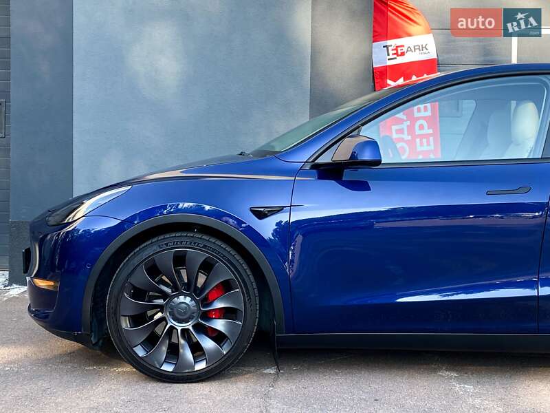 Внедорожник / Кроссовер Tesla Model Y 2022 в Киеве
