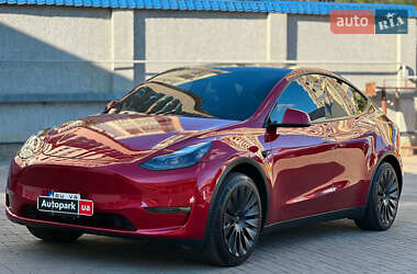 Tesla Model Y 2024