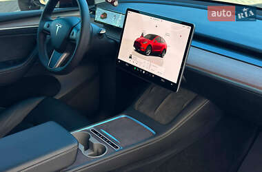 Внедорожник / Кроссовер Tesla Model Y 2024 в 