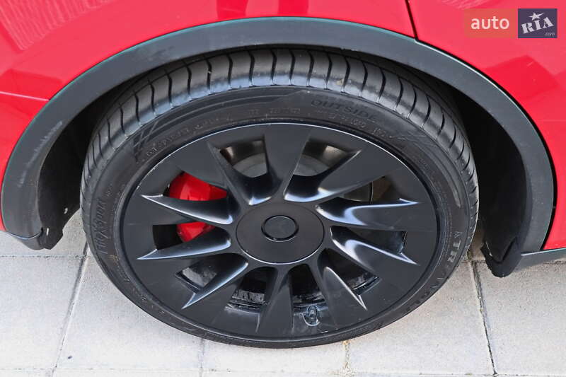 Позашляховик / Кросовер Tesla Model Y 2023 в Кременчуці