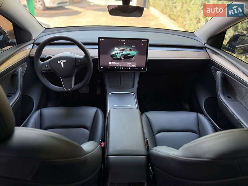 Позашляховик / Кросовер Tesla Model Y 2024 в Харкові