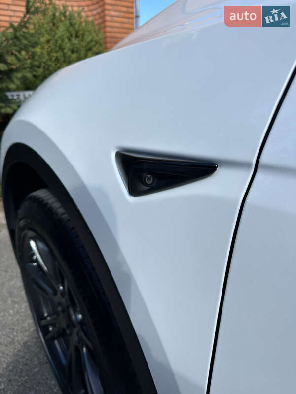 Позашляховик / Кросовер Tesla Model Y 2021 в Києві