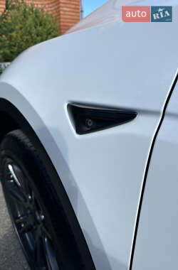 Позашляховик / Кросовер Tesla Model Y 2021 в 