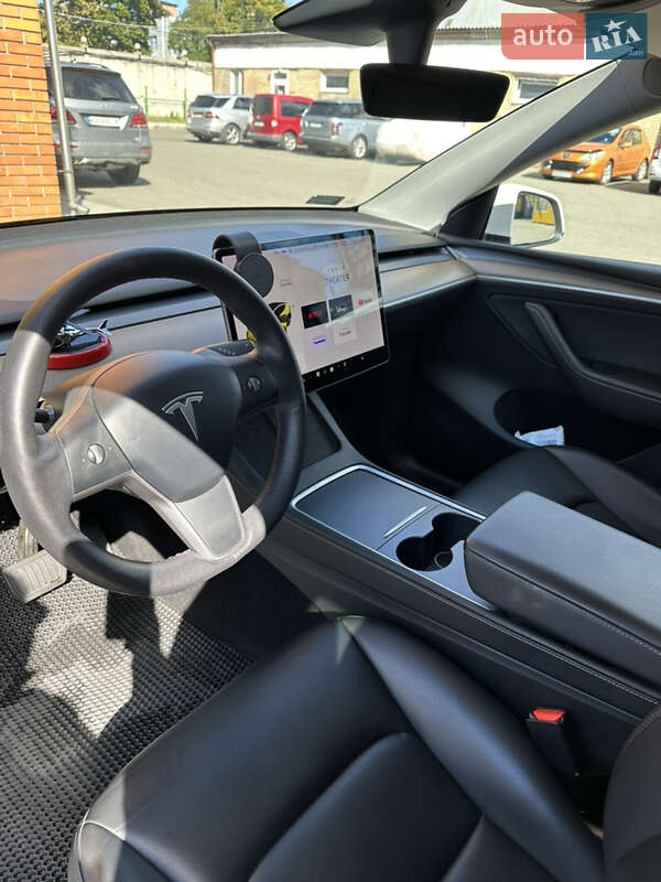Позашляховик / Кросовер Tesla Model Y 2021 в Києві