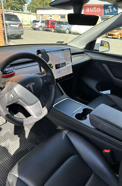 Позашляховик / Кросовер Tesla Model Y 2021 в 