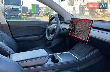 Позашляховик / Кросовер Tesla Model Y 2021 в 