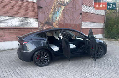 Внедорожник / Кроссовер Tesla Model Y 2024 в 