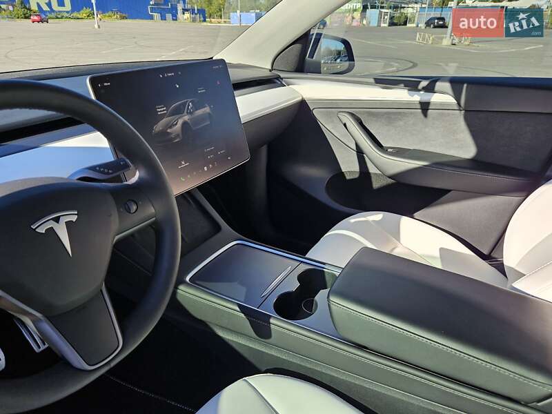 Внедорожник / Кроссовер Tesla Model Y 2023 в Днепре