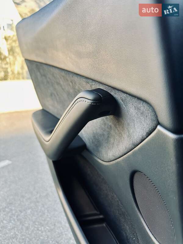 Позашляховик / Кросовер Tesla Model Y 2024 в Києві