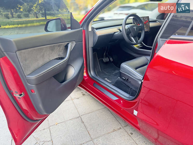 Внедорожник / Кроссовер Tesla Model Y 2020 в Запорожье