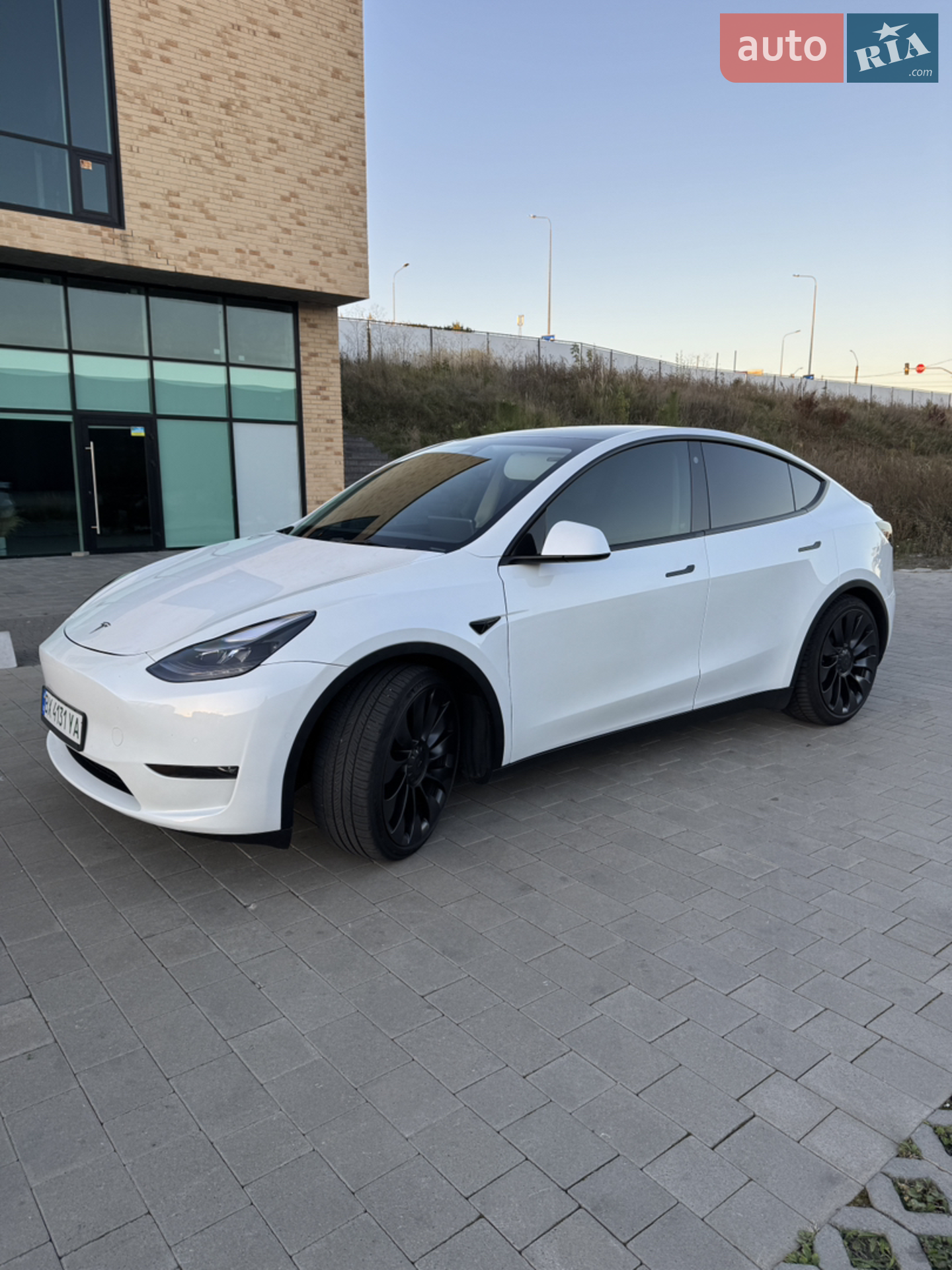2022 Tesla Model Y - мініатюра 10
