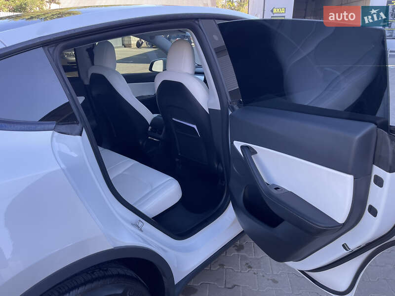 Внедорожник / Кроссовер Tesla Model Y 2020 в Луцке