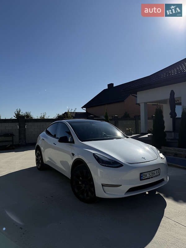 Позашляховик / Кросовер Tesla Model Y 2022 в Рівному