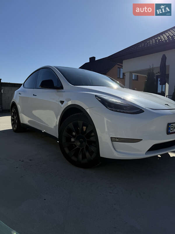 Позашляховик / Кросовер Tesla Model Y 2022 в Рівному