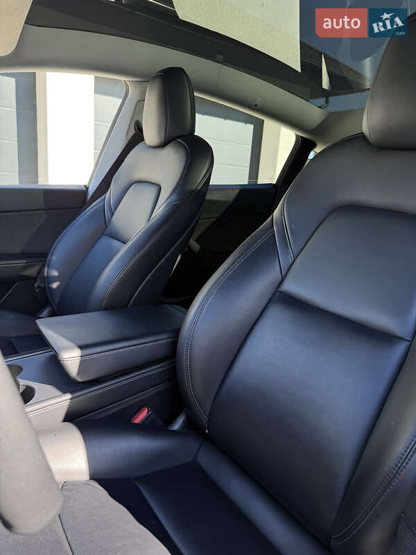 Позашляховик / Кросовер Tesla Model Y 2022 в Рівному