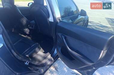 Позашляховик / Кросовер Tesla Model Y 2021 в 