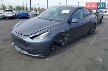 Позашляховик / Кросовер Tesla Model Y 2023 в Чернівцях