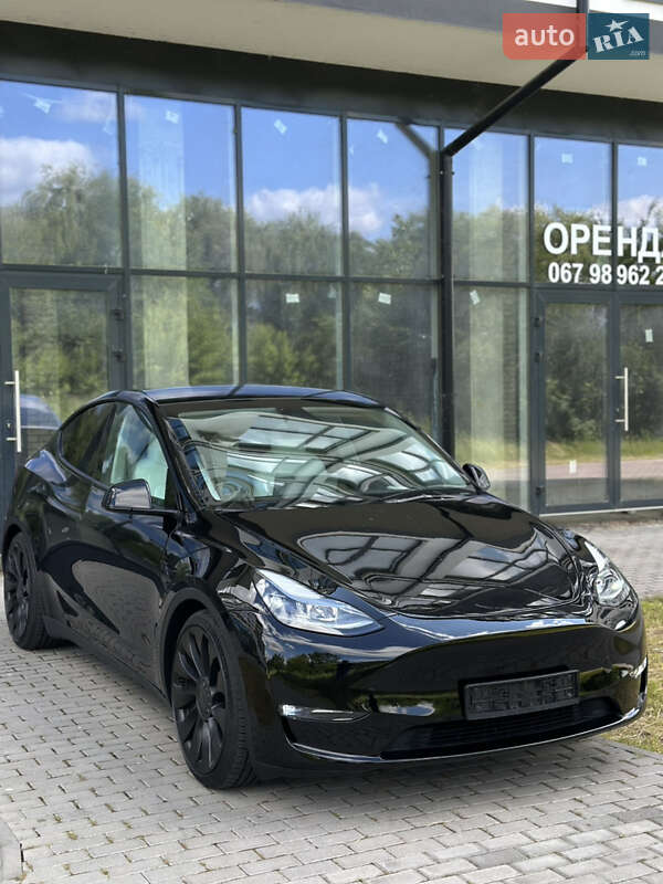 Позашляховик / Кросовер Tesla Model Y 2023 в Рівному