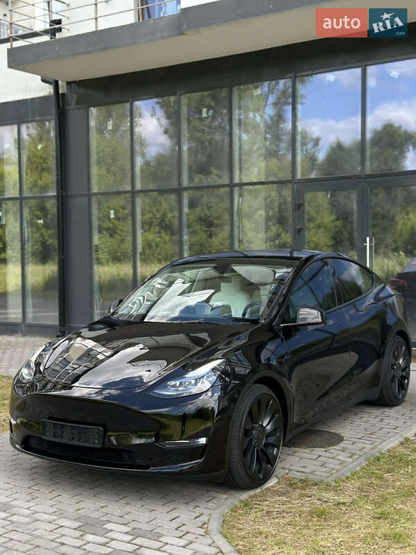 Позашляховик / Кросовер Tesla Model Y 2023 в Рівному