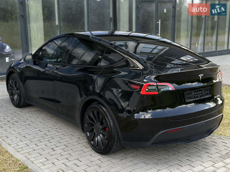 Позашляховик / Кросовер Tesla Model Y 2023 в Рівному