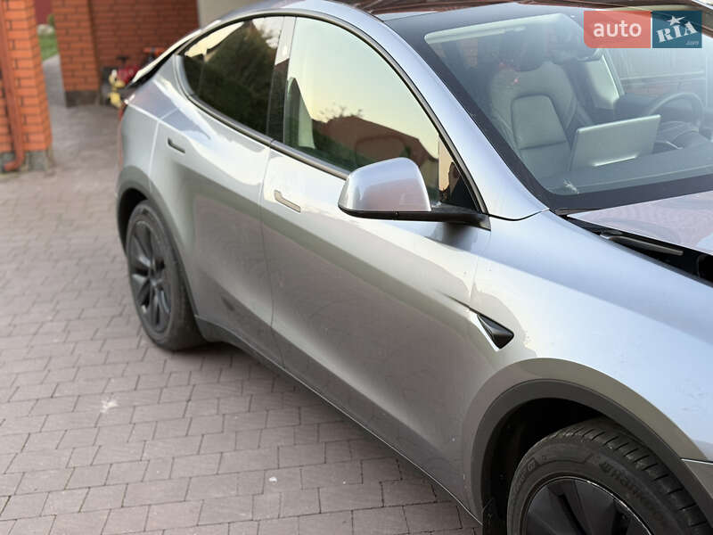 Позашляховик / Кросовер Tesla Model Y 2025 в Луцьку
