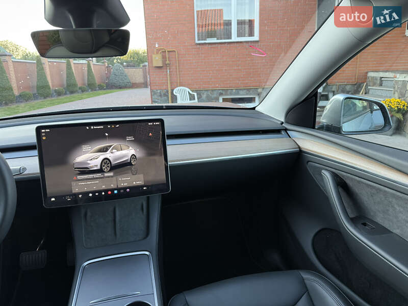 Позашляховик / Кросовер Tesla Model Y 2025 в Луцьку