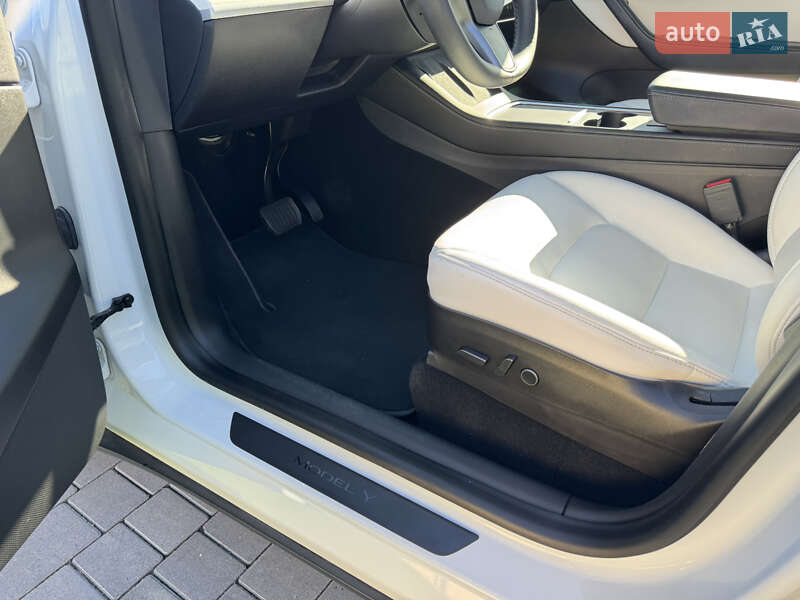 Внедорожник / Кроссовер Tesla Model Y 2021 в Хмельницком