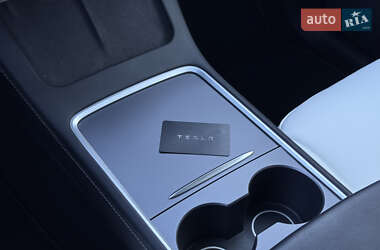 Внедорожник / Кроссовер Tesla Model Y 2021 в 