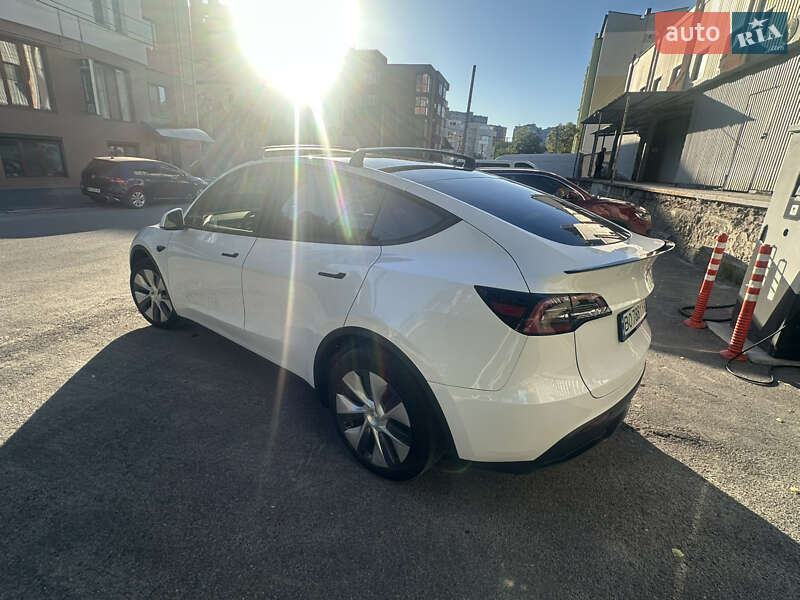 Позашляховик / Кросовер Tesla Model Y 2024 в Тернополі