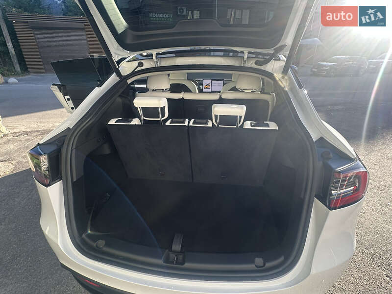 Позашляховик / Кросовер Tesla Model Y 2024 в Тернополі