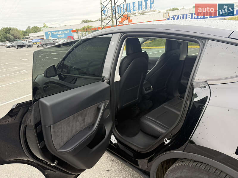 Внедорожник / Кроссовер Tesla Model Y 2022 в Ужгороде