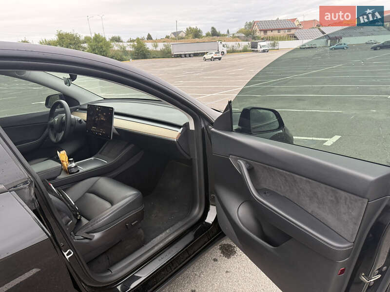Внедорожник / Кроссовер Tesla Model Y 2022 в Ужгороде