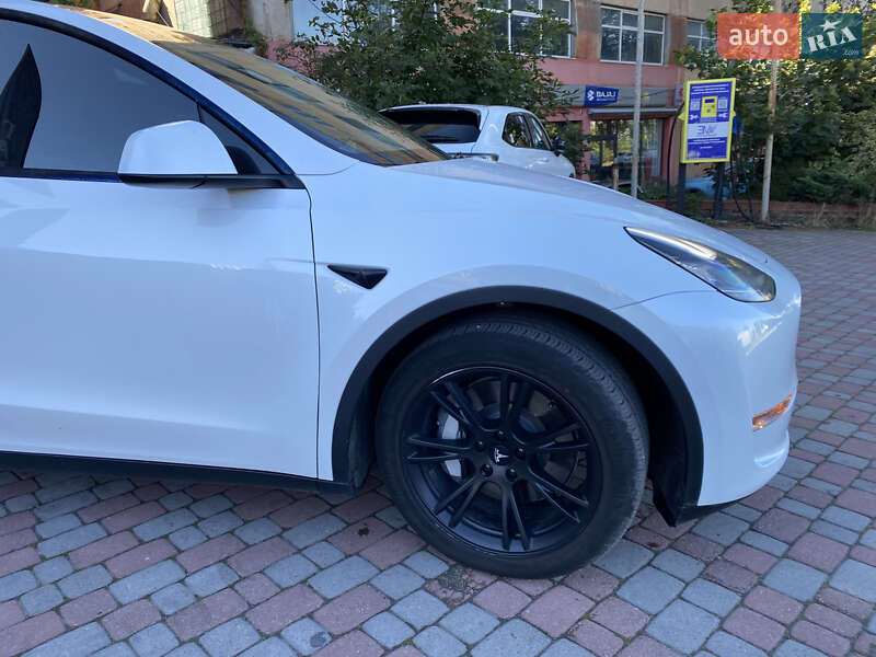 Позашляховик / Кросовер Tesla Model Y 2021 в Львові