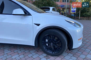 Внедорожник / Кроссовер Tesla Model Y 2021 в 