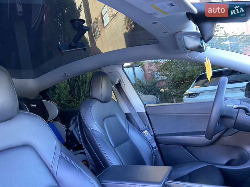 Позашляховик / Кросовер Tesla Model Y 2021 в Львові