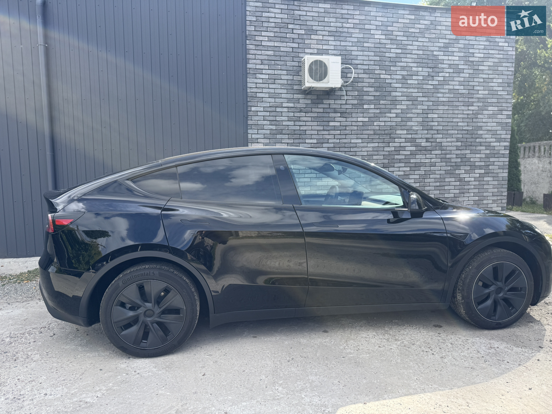 2024 Tesla Model Y - мініатюра 3