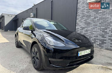 Позашляховик / Кросовер Tesla Model Y 2024 в 