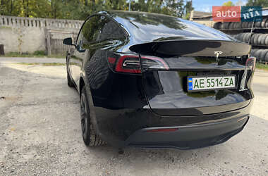 Позашляховик / Кросовер Tesla Model Y 2024 в 