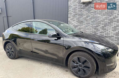 Позашляховик / Кросовер Tesla Model Y 2024 в 