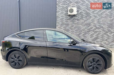 Позашляховик / Кросовер Tesla Model Y 2024 в 