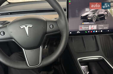 Позашляховик / Кросовер Tesla Model Y 2024 в 