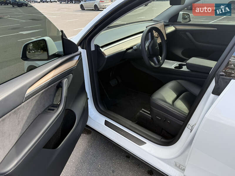Позашляховик / Кросовер Tesla Model Y 2023 в Києві