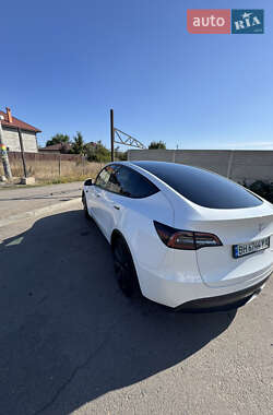 Позашляховик / Кросовер Tesla Model Y 2021 в 